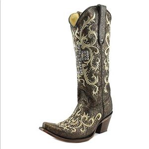 New CORRAL women’s Studded Cross Cowboy boots 9.5